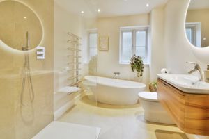 Family bathroom- click for photo gallery